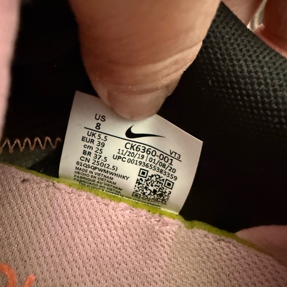 Nike Women's Black and Orange Athletic Shoes - Picture 4 of 4